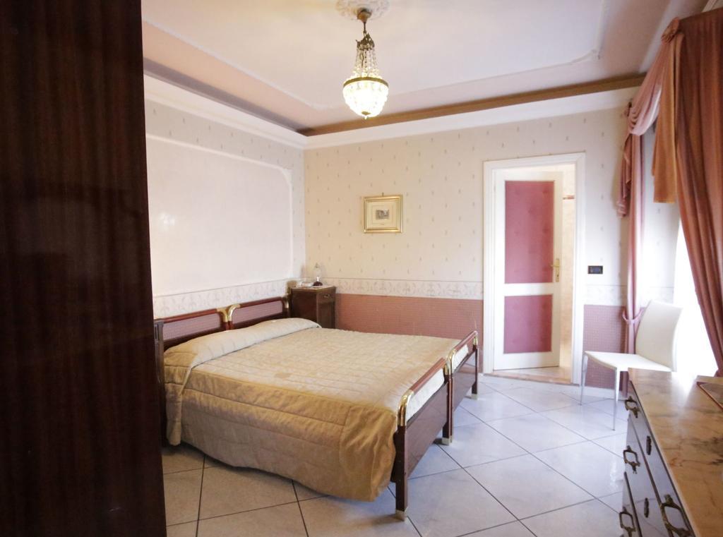 Hotel Vienna Ostenda E Ristorante Il Danubio Римини Экстерьер фото